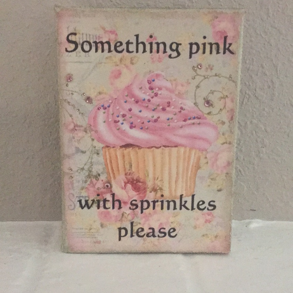 Canvas Cupcake Artwork